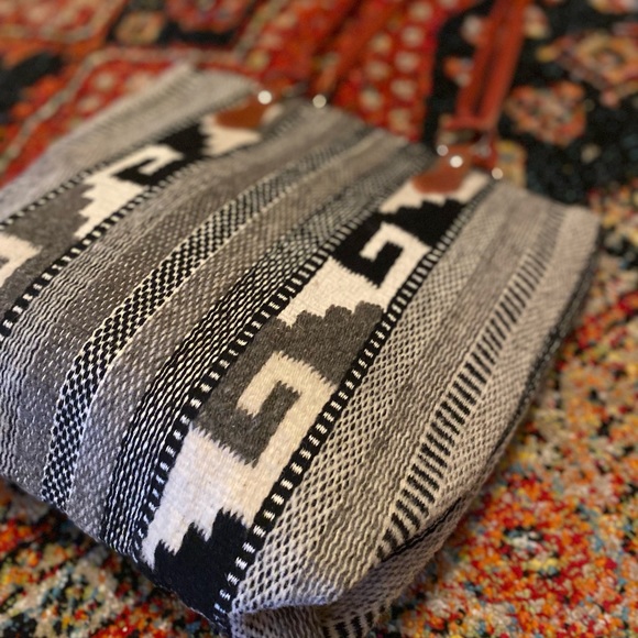 Handwoven black and white wool Greek Key wave Aztec Pattern Purse leather straps - Picture 6 of 10